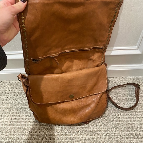 Costanza Rota Studded Leather Shoulder crossbody bag with wristlet Tan - Picture 5 of 6